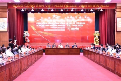 Quang cảnh Phiên đối thoại địa phương - Cụm đồng bằng sông Hồng.