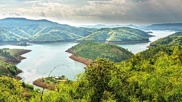 Khu du lịch Tà Đùng (Đác Nông).