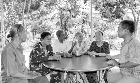 Sống vui trong nghĩa tình là điều các lão nghệ sĩ rất mong mỏi.