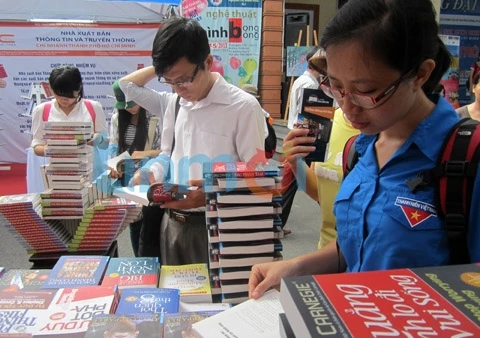 Nhiều bạn trẻ sớm có ý thức lựa chọn cho mình những cuốn sách có giá trị