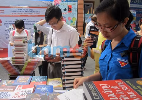 Nhiều bạn trẻ sớm có ý thức lựa chọn cho mình những cuốn sách có giá trị