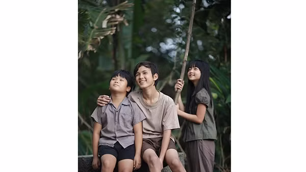 Bộ phim Tôi thấy hoa vàng trên cỏ xanh đã mở ra mô hình mới chưa từng có tiền lệ. Ảnh: TL