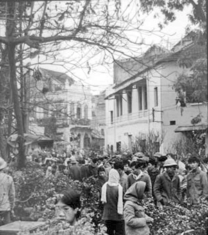 Chợ Tết Hà Nội xưa.
