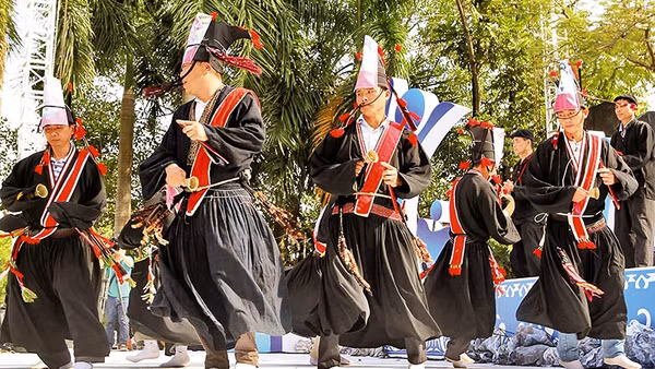 Điệu múa Ngày mùa của người Dao Tiền xã Yên Nguyên (huyện Chiêm Hóa, Tuyên Quang).