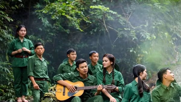 Ca sĩ Phương Thảo trong MV Ru em nắm đất Truông Bồn.