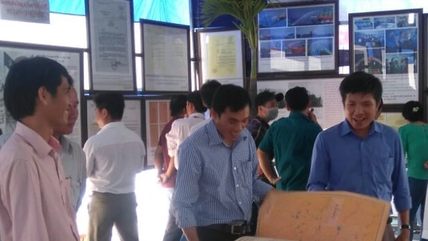 Triển lãm bản đồ và trưng bày tư liệu về Hoàng Sa, Trường Sa tại huyện ven biển Đông Hải – Bạc Liêu.