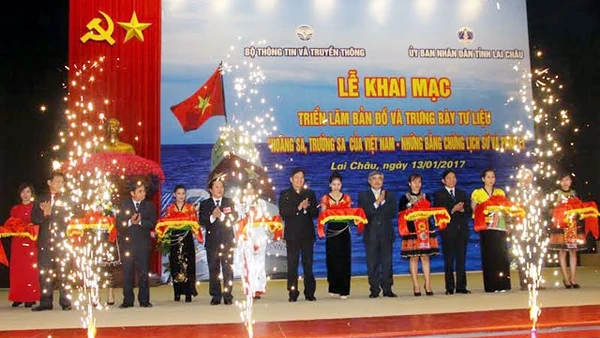 Quang cảnh Lễ khai mạc.