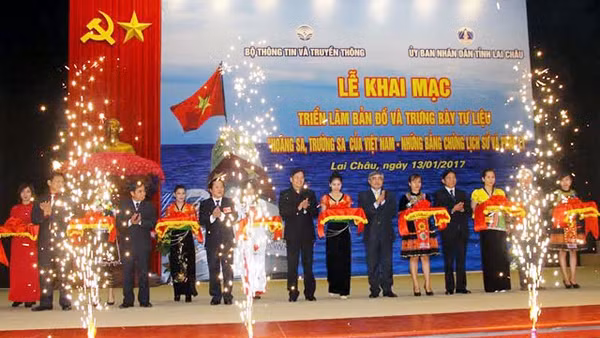 Quang cảnh Lễ khai mạc.