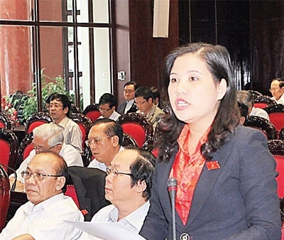 Bà Đinh Thị Phương Lan (Đại biểu QH tỉnh Quảng Ngãi):