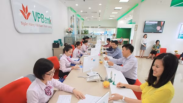 Sau gần bốn năm cơ cấu lại, đến nay chúng ta có được hệ thống ngân hàng an toàn hơn. Ảnh: NGỌC CHÂU