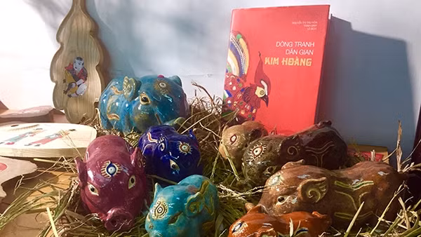 Nhờ cuốn sách, những ký ức về một dòng tranh cũ đã được khơi gợi lại.