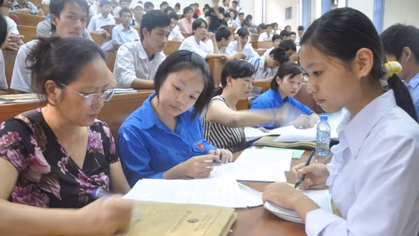 Dư luận vẫn băn khoăn, liệu quá trình thực thi việc sửa đổi Quy chế thi tuyển 2016 có được tốt đẹp như trên giấy…