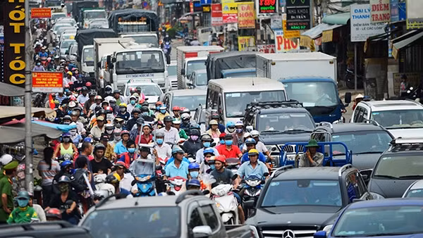 Hạn chế ô-tô cá nhân nội đô, nên hay không?