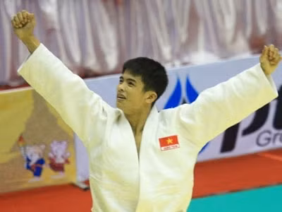 Huỳnh Nhất Thống.