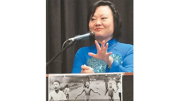 Kim Phúc nói chuyện về bức ảnh Em bé Napalm tại Trường Harvard Westlake School ở Los Angeles.