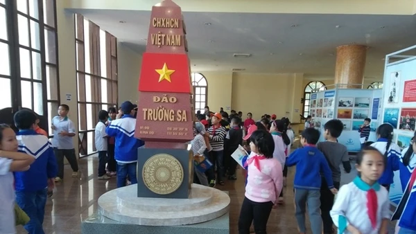 Triển lãm bản đồ và trưng bày tư liệu "Hoàng Sa, Trường Sa của Việt Nam - Những bằng chứng lịch sử và pháp lý" tại Bắc Cạn ngày 27 và 28-11.	