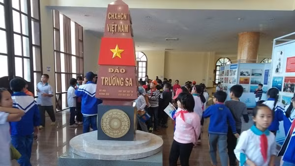 Triển lãm bản đồ và trưng bày tư liệu "Hoàng Sa, Trường Sa của Việt Nam - Những bằng chứng lịch sử và pháp lý" tại Bắc Cạn ngày 27 và 28-11.	