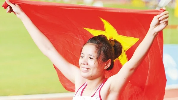 Nguyễn Thị Huyền đạt hai kỷ lục Sea Games 28.