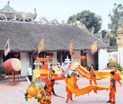 Về bến Lảnh, đền Mây