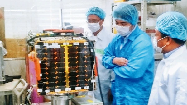 Vệ tinh MicroDragon được lưu trữ tại Đại học Tokyo (Nhật Bản) chờ ngày phóng.