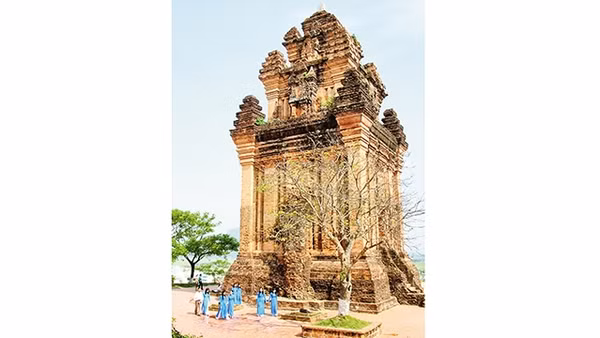 Huyền bí tháp Nhạn