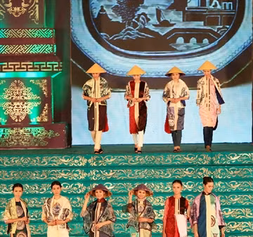  Đêm hội áo dài - một trong những chương trình mang đậm nét riêng thu hút người xem.