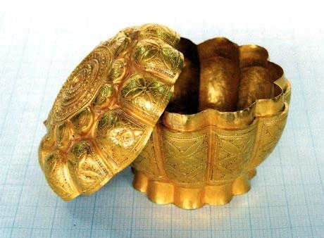 Hộp vàng hình hoa sen dấu ấn đặc trưng văn hóa thời Trần