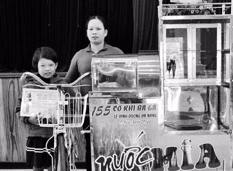 Niềm vui của mẹ con chị Thủy.