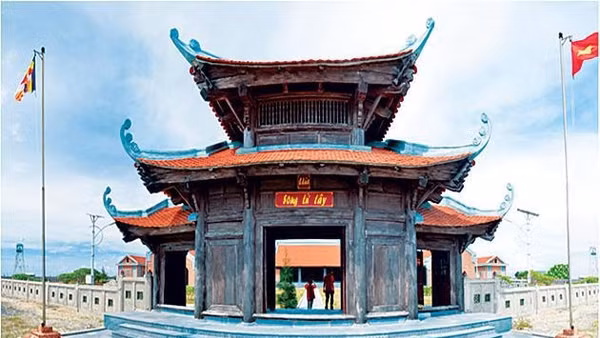 Chùa Song Tử Tây. Ảnh Lê Thao - Bá Ngọc.