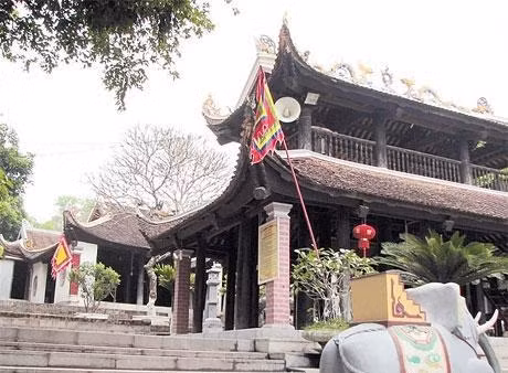 Ðền Sái và hội rước Vua độc đáo