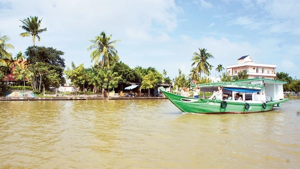 Qua sông Thu Bồn tìm tới Triêm Tây.