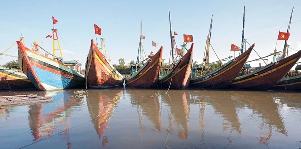 Bến thuyền Lạch Vạn, Nghệ An. Ảnh: Trung Phong