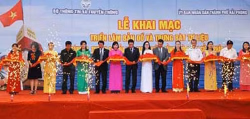 Khai mạc triển lãm bản đồ và trưng bày tư liệu: Hoàng Sa, Trường Sa của Việt Nam.