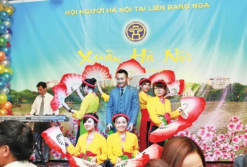 Đêm ca nhạc mừng Xuân của cộng đồng người Việt tại LB Nga.