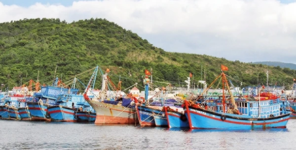 Đội thuyền xuất quân ra ngư trường Trường Sa.