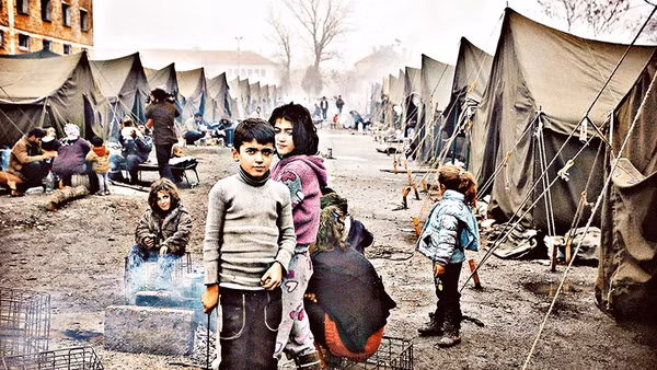 Cuộc xung đột ở Syria khiến hàng triệu trẻ em mất gia đình. Ảnh: NOONPOST 