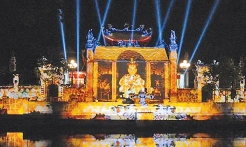 Tiền môn của ngôi đền trở thành "phông" biểu diễn nghệ thuật laze