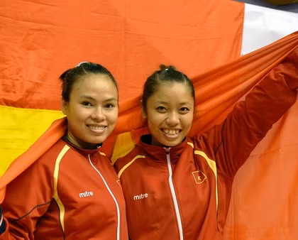 Lan Phương (trái) và Mỹ Duyên đã vượt khó để mang về tấm HCV quý giá cho kempo Việt Nam.