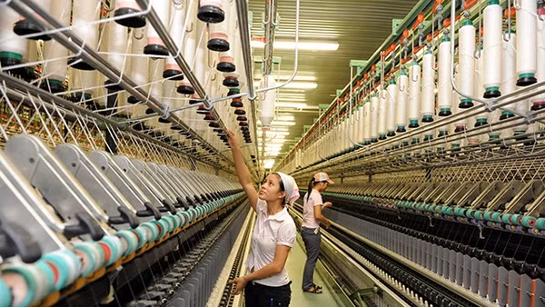  Khi chủ động được công nghệ dệt - nhuộm, doanh nghiệp Việt có thể tạo nên giá trị gia tăng cao hơn cho sản phẩm “Made in Vietnam”. Ảnh: Đức Anh