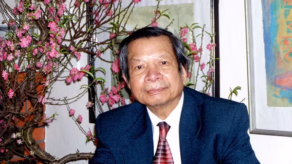 Cố họa sĩ Nguyễn Thủy Tuân dạy con cháu rằng, tên tuổi người nghệ sĩ chính là giá trị của tác phẩm.