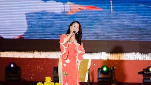 Gần Lắm Trường Sa