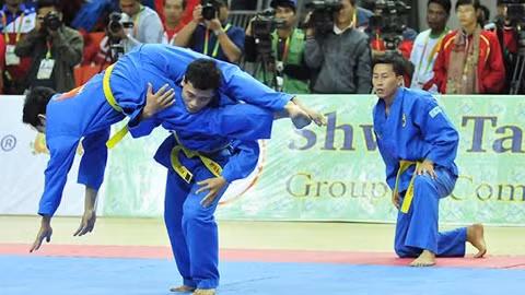 Bốn võ sĩ Vovinam Nguyễn Văn Cường, Nguyễn Bình Định, Huỳnh Khắc Nguyên, Trần Công Tạo.