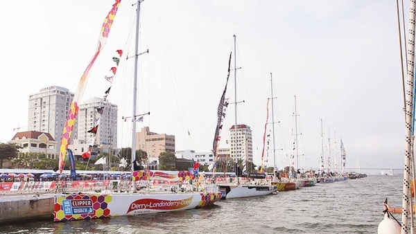 Cảng sông Hàn (Đà Nẵng).