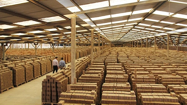 Sản phẩm sản xuất ra không kịp đáp ứng nhu cầu thị trường.