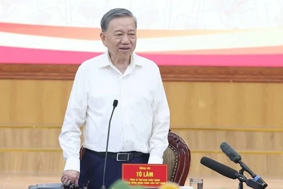 Tổng Bí thư Tô Lâm phát biểu chỉ đạo tại buổi đến thăm, kiểm tra hoạt động của chính quyền địa phương 2 cấp tại phường Tây Hồ, thành phố Hà Nội. (Ảnh: TTXVN)