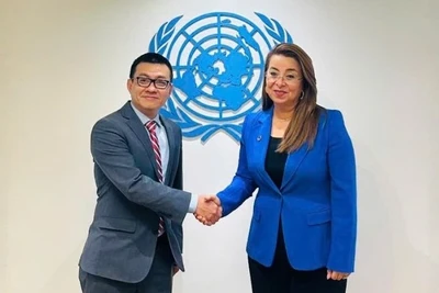 Đại sứ Việt Nam tại Áo, Trưởng phái đoàn thường trực Việt Nam tại Liên hợp quốc và các tổ chức quốc tế tại Vienna Vũ Lê Thái Hoàng và Giám đốc điều hành UNODC kiêm Tổng giám đốc văn phòng Liên hợp quốc tại Vienna, Ghada Waly.