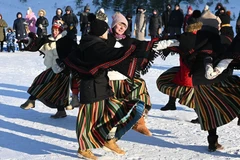 [Video] Rộn ràng lễ hội múa dân gian mùa đông của người Estonia 
