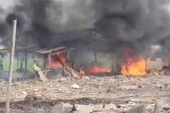 [Video] Nổ nhà máy pháo hoa ở Ấn Độ, hơn 20 người thiệt mạng