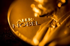 [Video] Nobel Kinh tế 2025 vinh danh 3 nhà khoa học nghiên cứu về tăng trưởng bền vững
