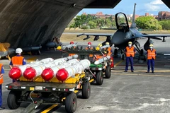 [Video] Trung Quốc phản đối mạnh việc Mỹ bán vũ khí cho Đài Loan